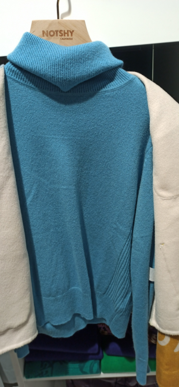 notshy pull col roulé cachemire bleu