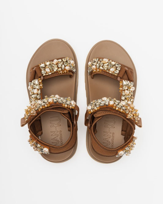 NAN-KU Sandale brown avec cories et strass