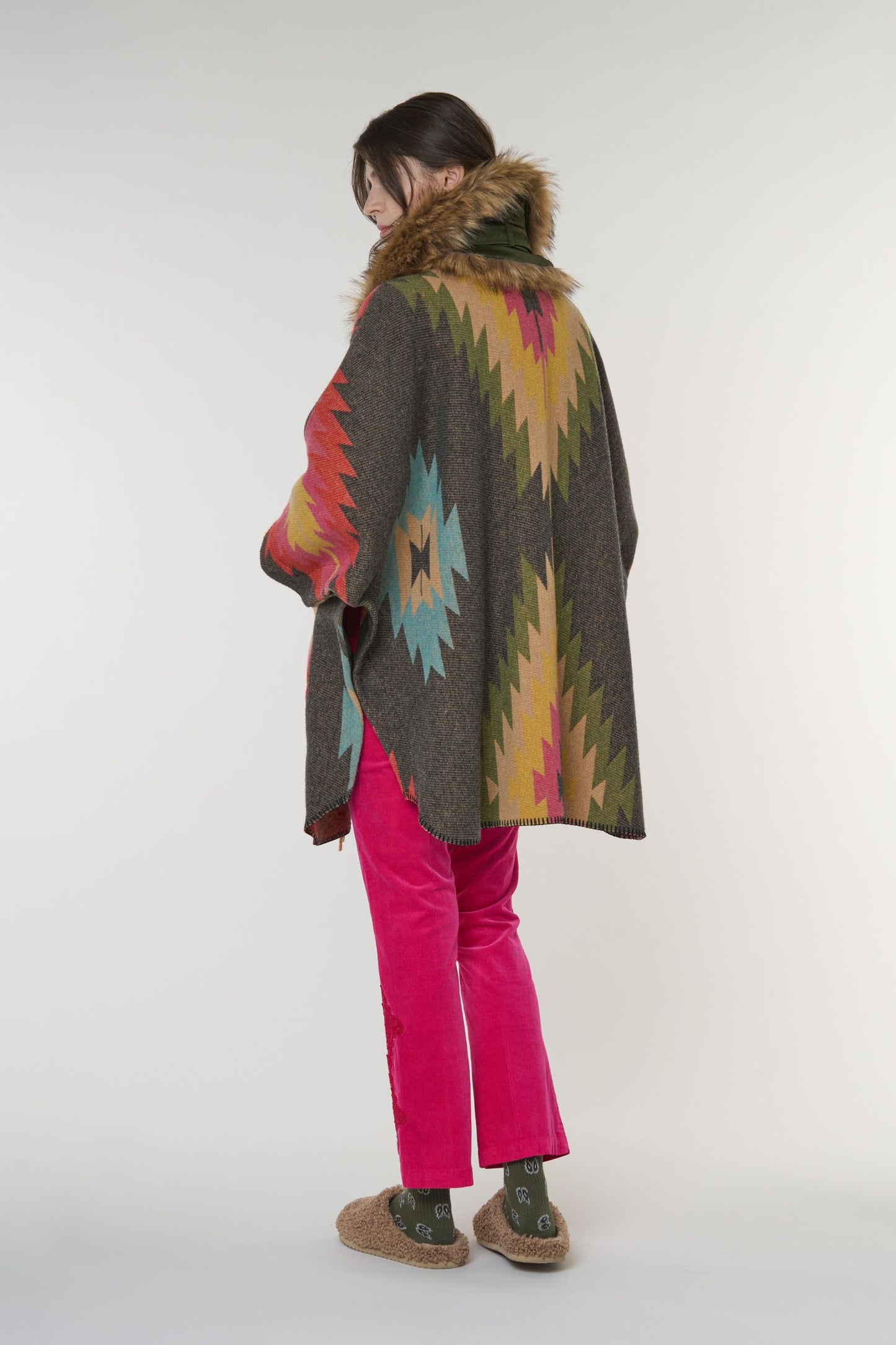 Cape Ethnique Bazar Deluxe En Laine Avec Col En Fausse Fourrure Détachable - Style Boho Chic