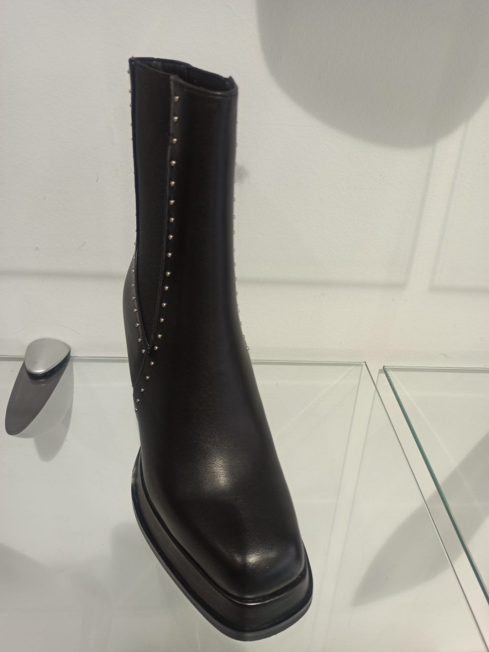 noa harmon bottines cloutées