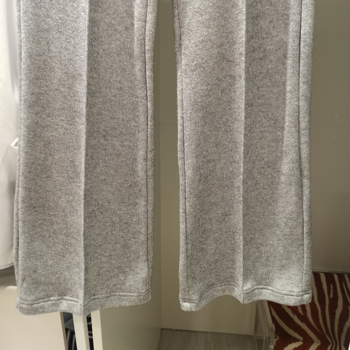Pantalon Chino Femme Mason's Gris En Jersey Brossé Avec Lurex Argenté Coupe Droite Taille Élastique, vue arrière