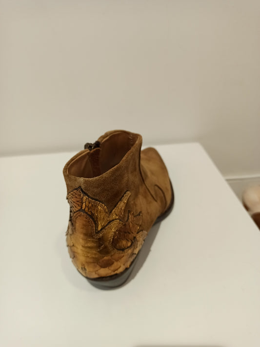 Bottega Di Lisa Boots En Daim Marron Flamme Cuivrée, Style Unique, Confectionnées Main