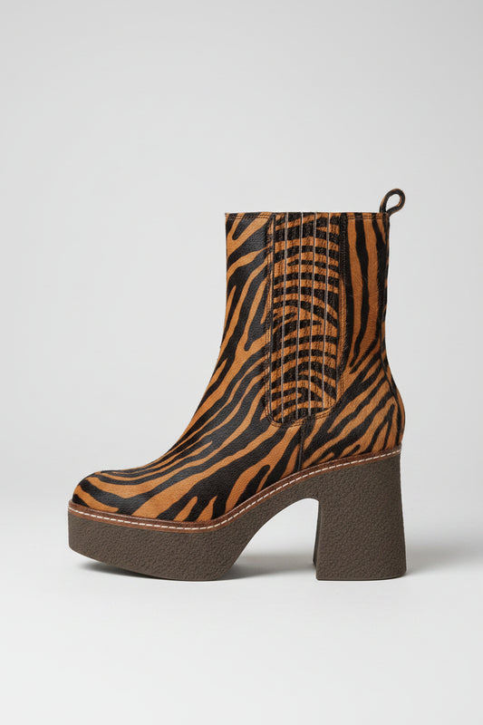 Boots Pons Quintana en cuir zébré marron et noir avec semelle crêpe et talon haut élégante