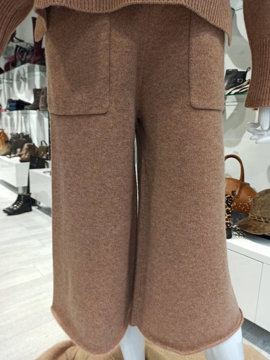 pantalon camel en cachemire notshy avec poches avant élégant et confortable