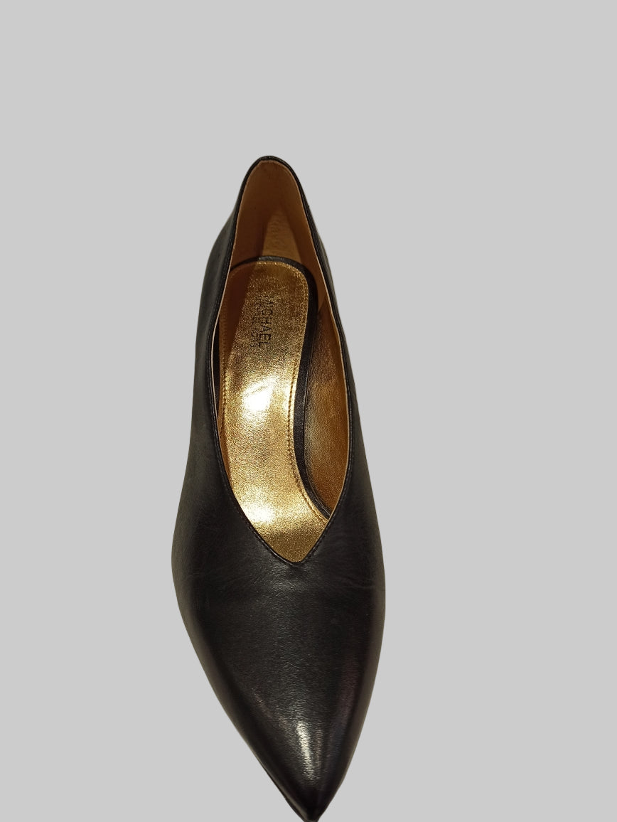 escarpin cuir noir talon carré travaillé intérieur doré