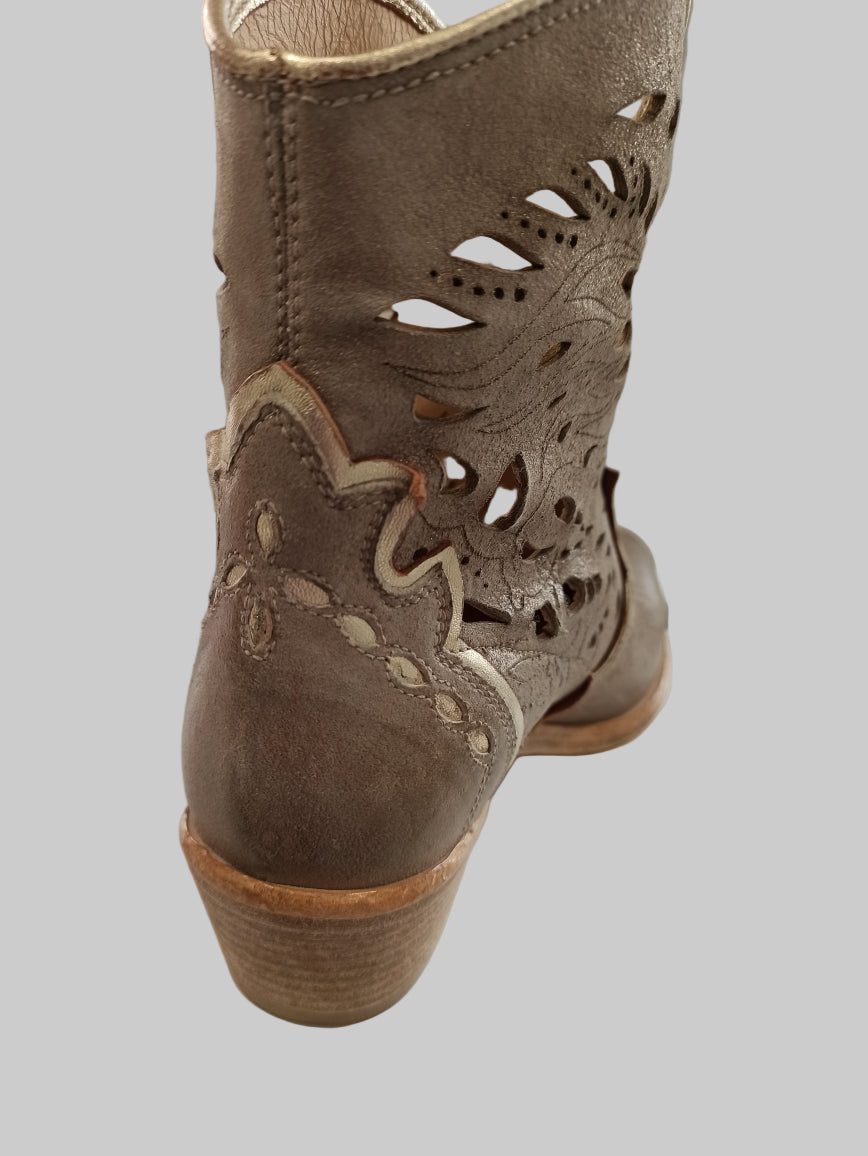 fru.it boots irisé champagne tige découpée au laser superbe avec les jupes longues