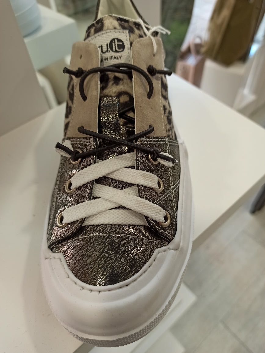 fru.it sneakers