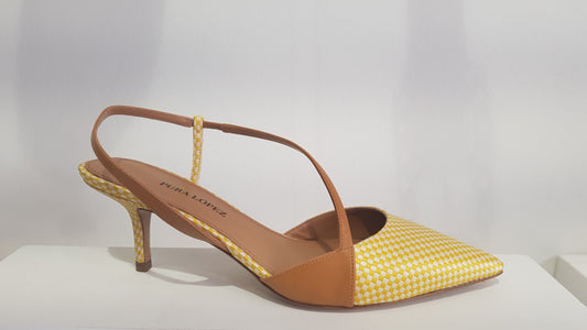 escarpin ouvert derrière sur talon de 7 cm
tissu damier jaune doux et crème finitions cuir camel