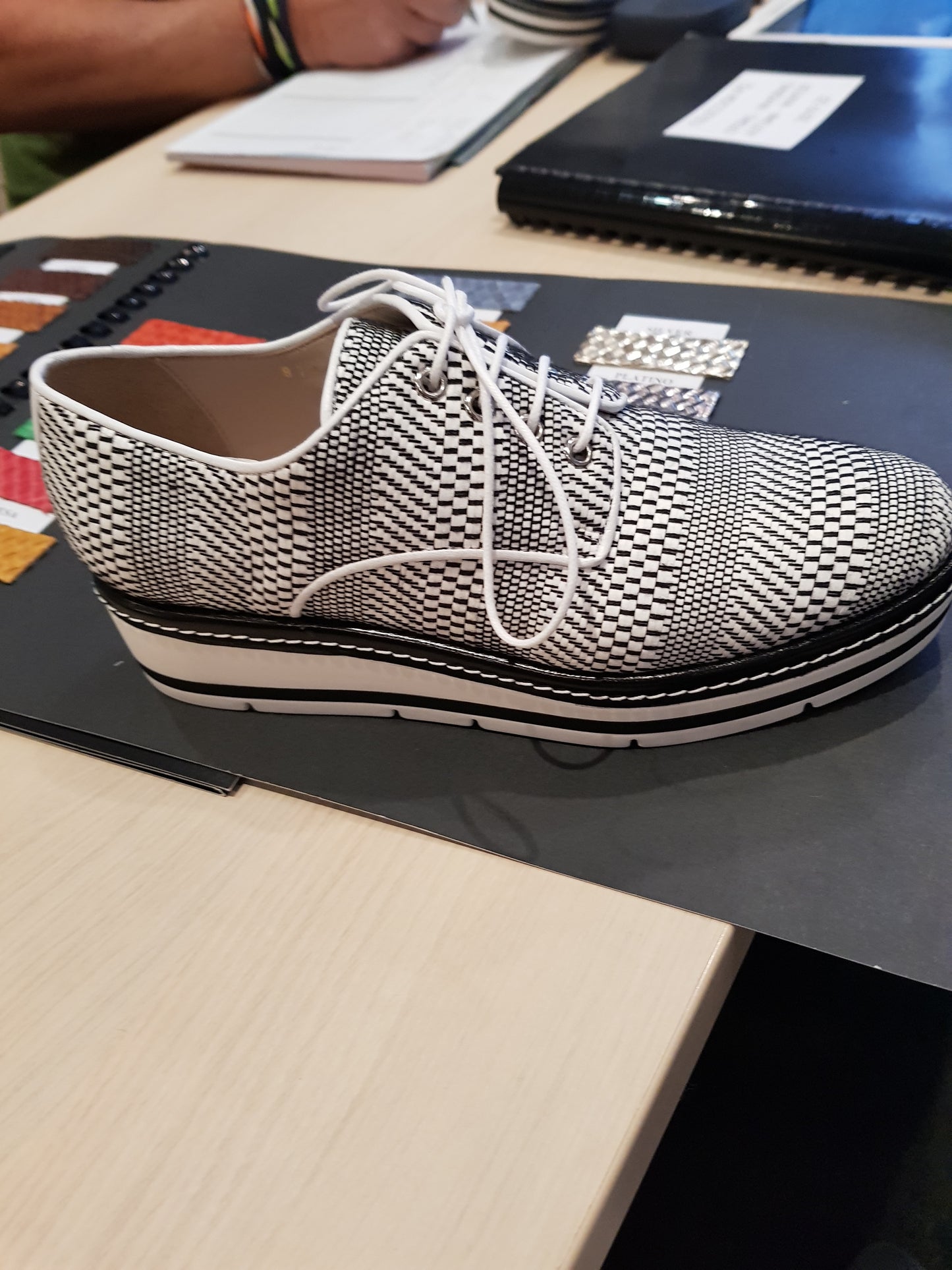 pons quintana derbies en cuir tressé