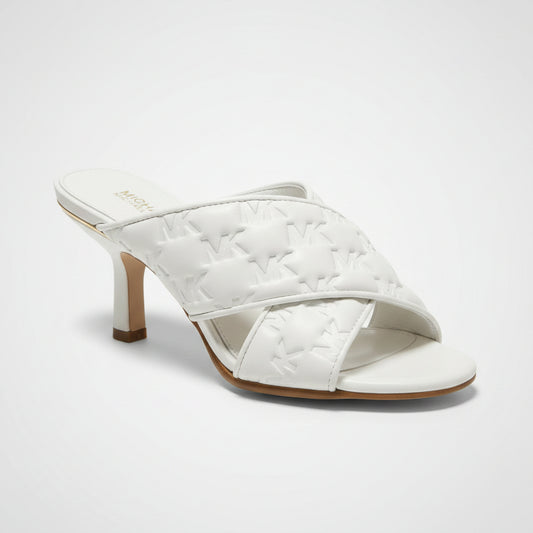 Style contemporain avec le sigle MK discret pour un look élégant.
Confort durable grâce au cuir de haute qualité, idéal pour un usage quotidien.