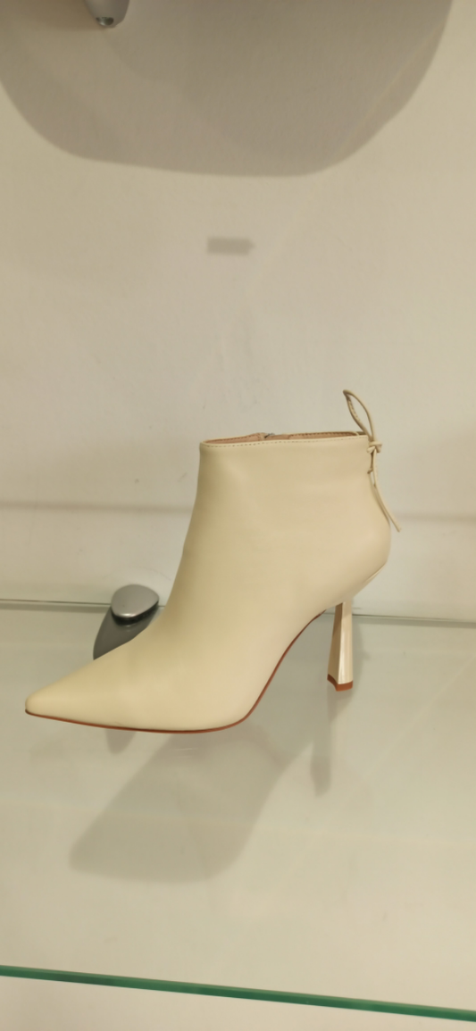 lola cruz bottines off white