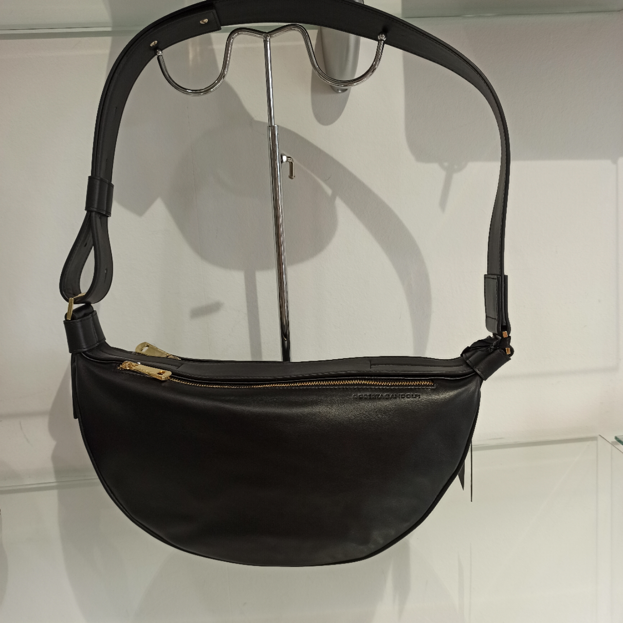 roberta gandolfi sac banane en cuir noir