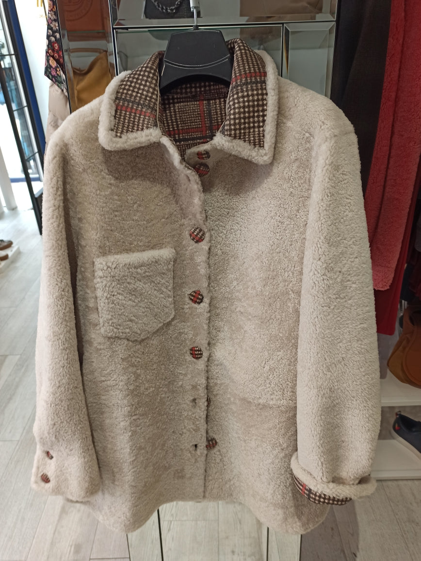 suite 109 manteau, veste peau lainée femme écrue forme chemise avec col tailleur