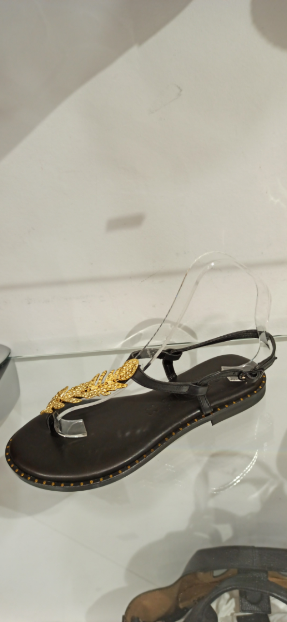 caryatis sandales noires