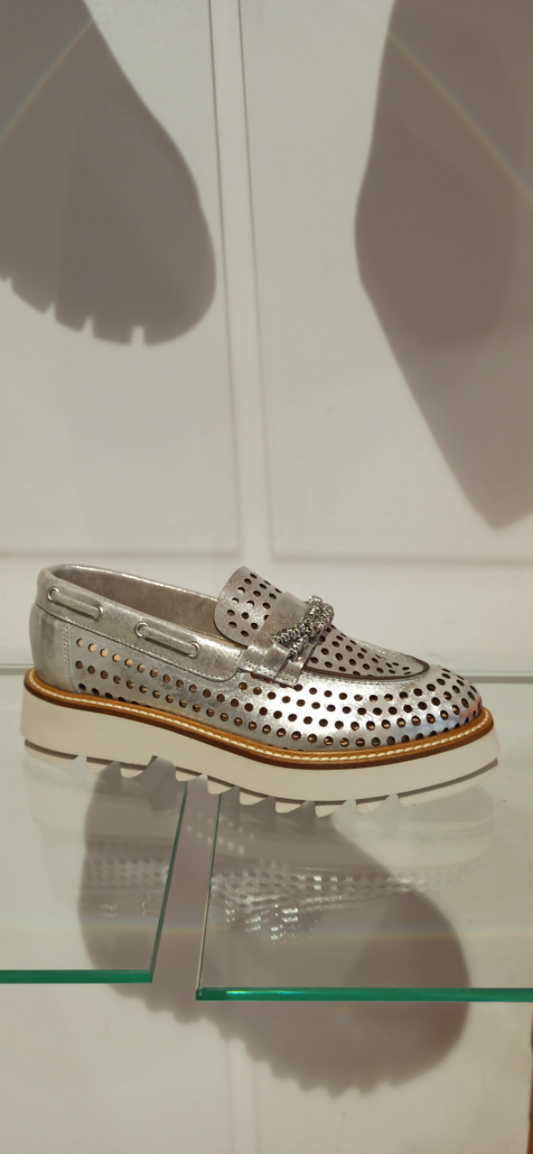 fru.it mocassin argent en cuir découpé au lazer