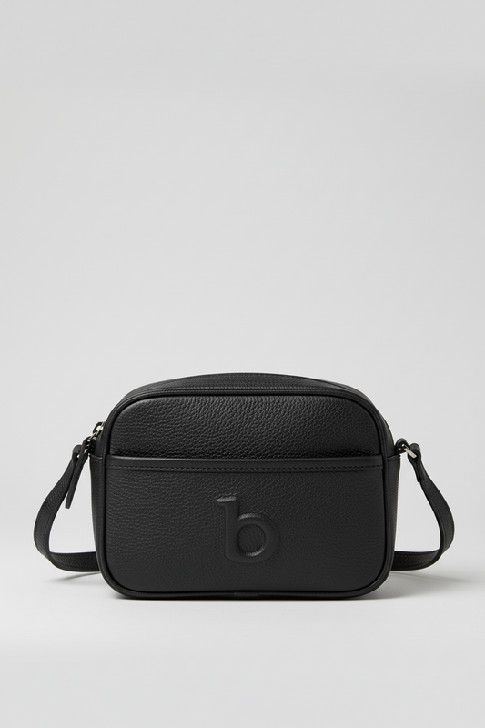 CAMERA BAG
cuir grainé
fermeture éclair- poche extérieure
doublé nubuck bandoulière réglable
DIM 21 X 16 X 6 CM