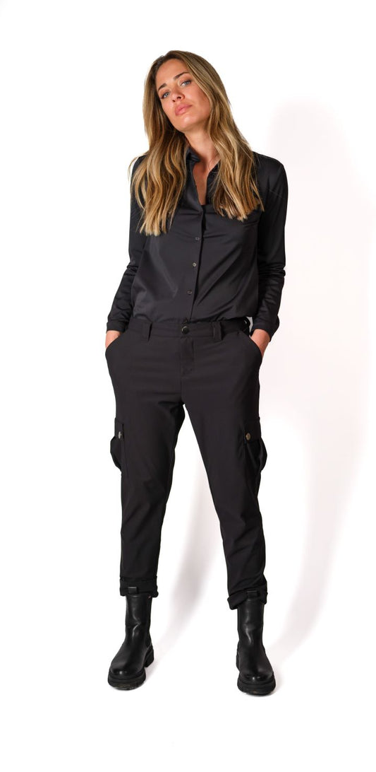 MayJune pantalon Carla Power noir, pantalon cargo noir tendance