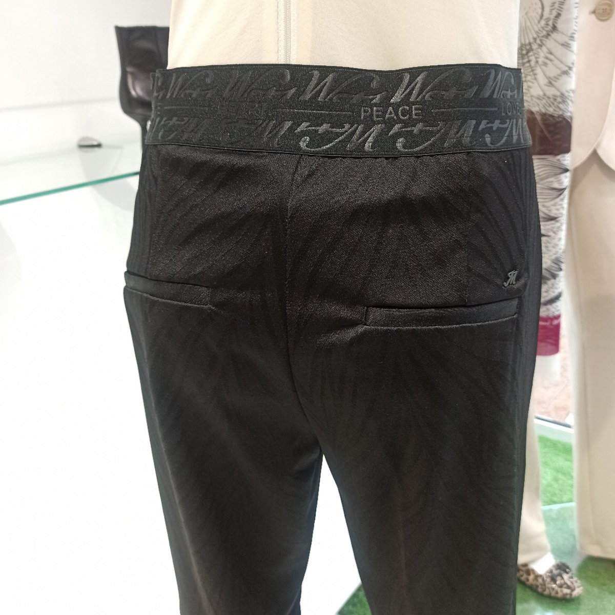 Mason's pantalon noir, pantalon noir taille élastique femme à porter avec la veste assortie