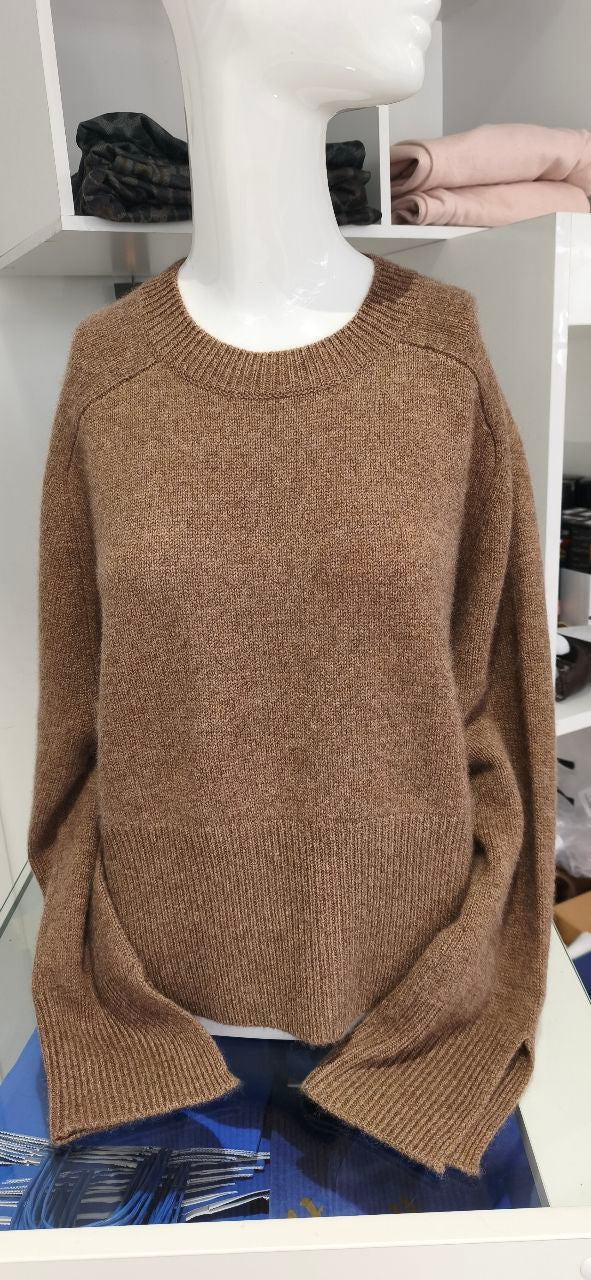 Pull femme cachemire Xenia oversize 100% 4 fils, col rond, manches longues, dos ajouré – présentation du modèle