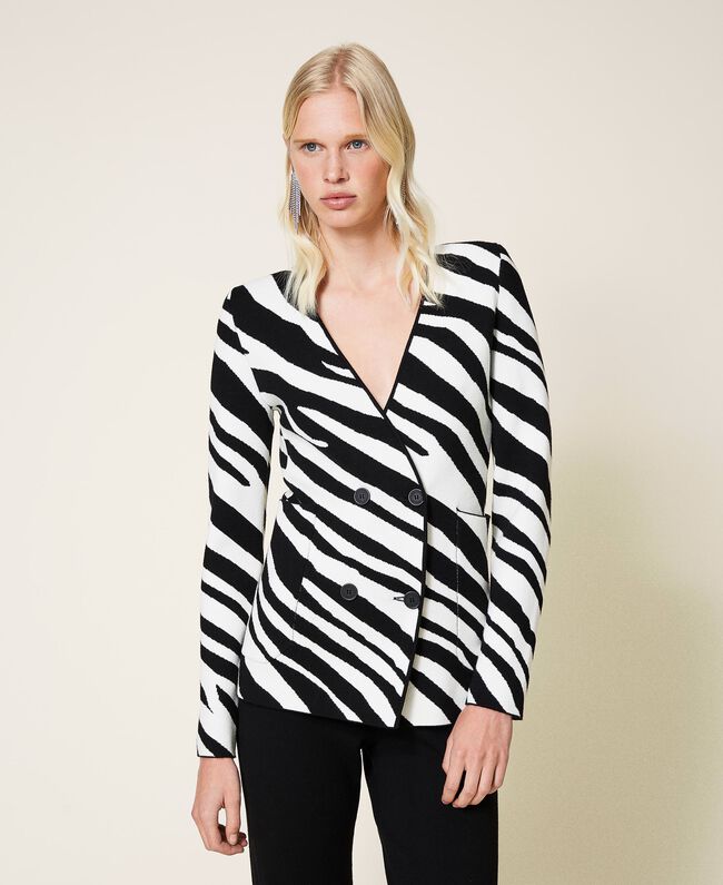 Veste Noire Zèbre Jacquard En Viscose Stretch, Coupe Ajustée Et Poches Plaquées – veste noire zèbre Twinset vue de face