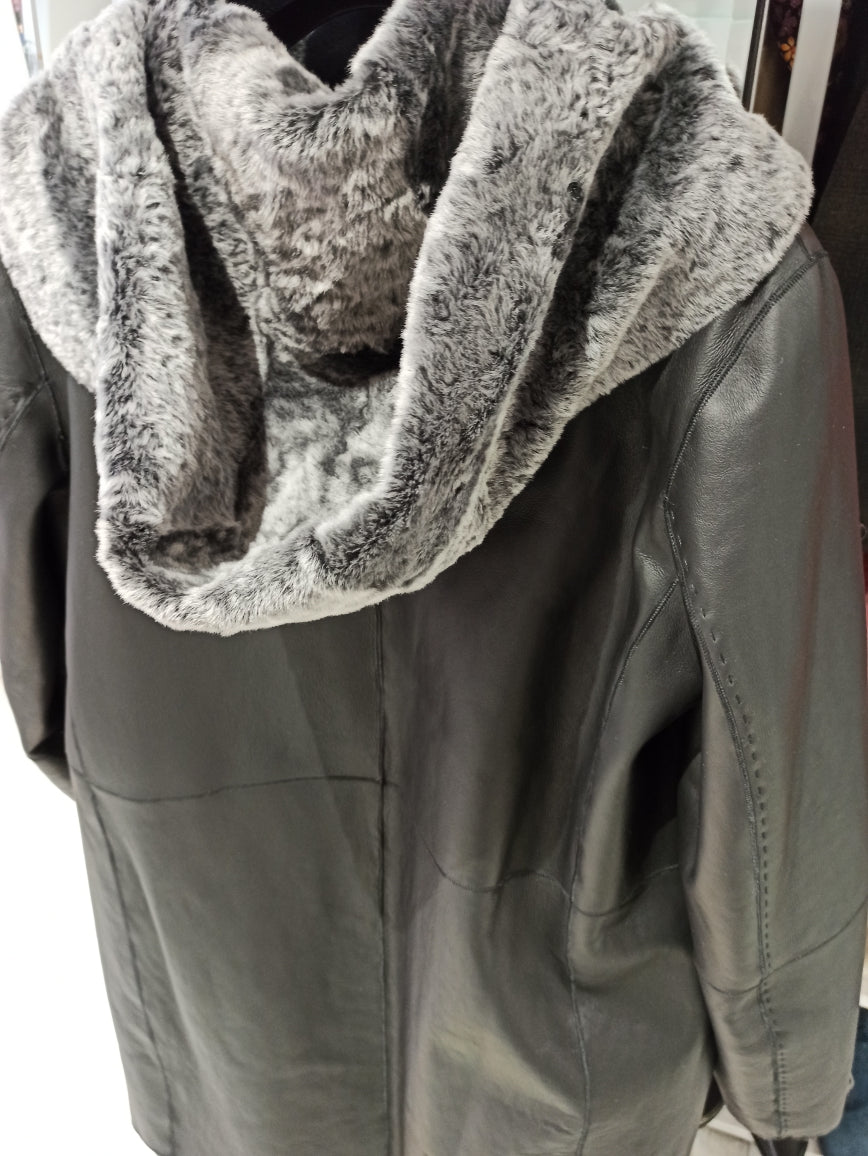 Manteau Ventcouvert peau façon astrakan à coupe courte, manteau capuche hiver femme élégant