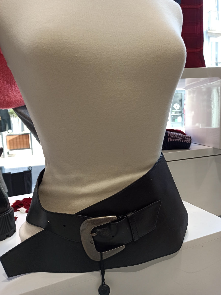 Twinset ceinture asymétrique taille 85 en cuir noir, ceinture noire femme – vue d’ensemble
