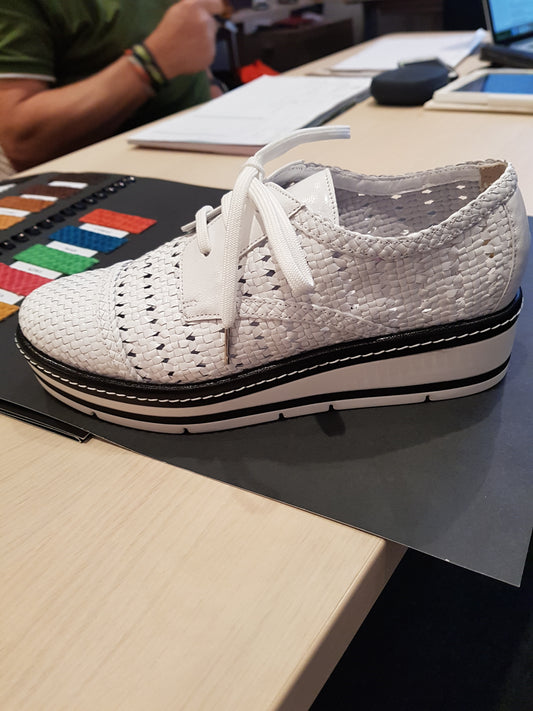 pons quintana derbies en cuir tressé blanc