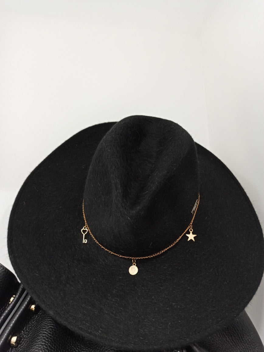 catarzi chapeau noir élégant