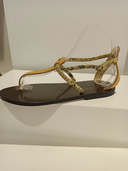 Sandales kjacques jaune modèle Cedre fabrication Saint Tropez.