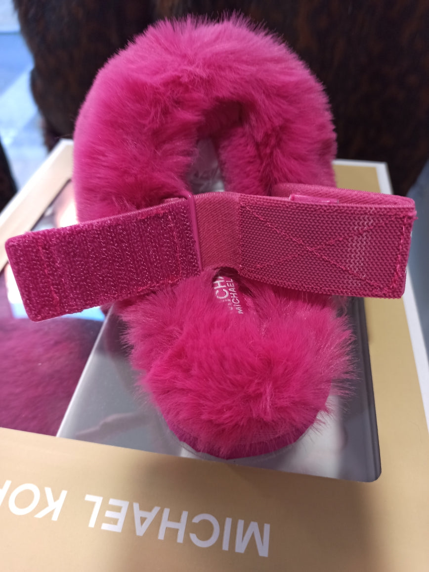 Michael Kors chaussons Elsie présentés dans leur boîte cadeau, chaussons femme boîte cadeau