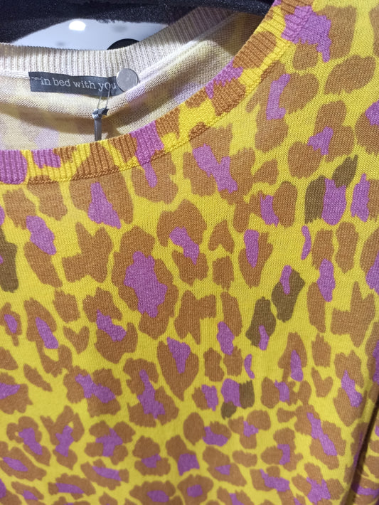 in bed with you pull jaune léo