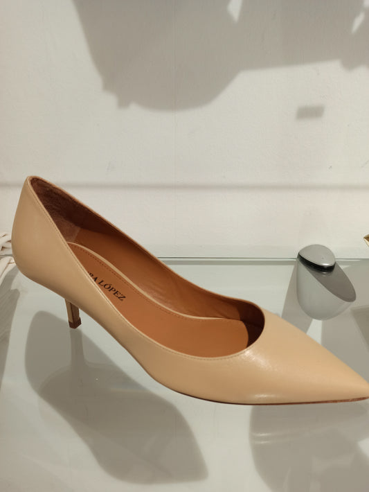pura lopez escarpin beige