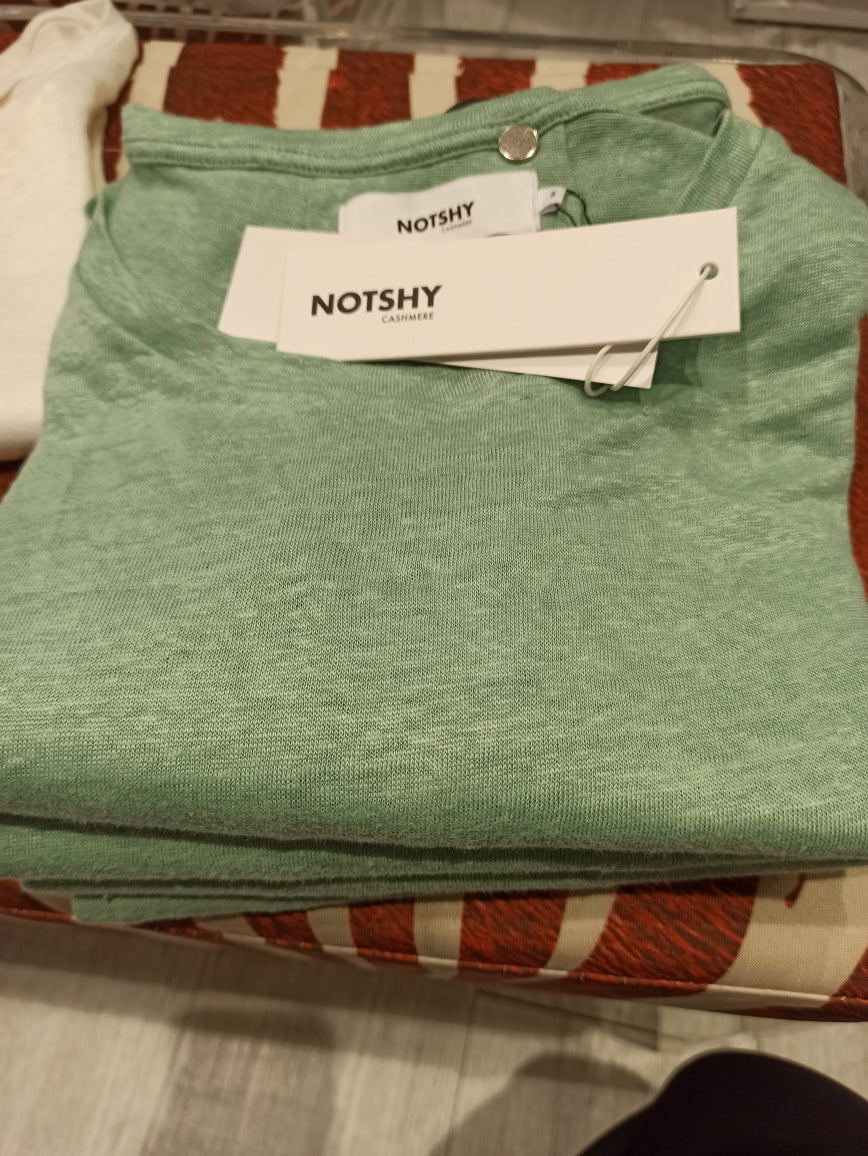 notshy t-shirt Sol