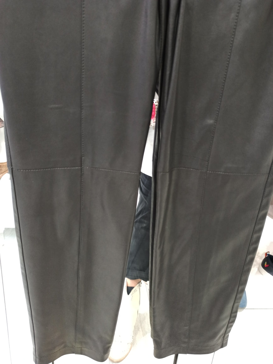 Suite 109 by Ventcouvert jogg cuir noir, pantalon cuir noir femme en cuir d’agneau stretch avec poches