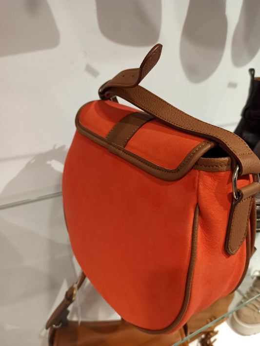 Sac Berthille Besace St Honoré Nubuck Pomodoro 28x22x10 cm - Made In France, Élégant et Durable